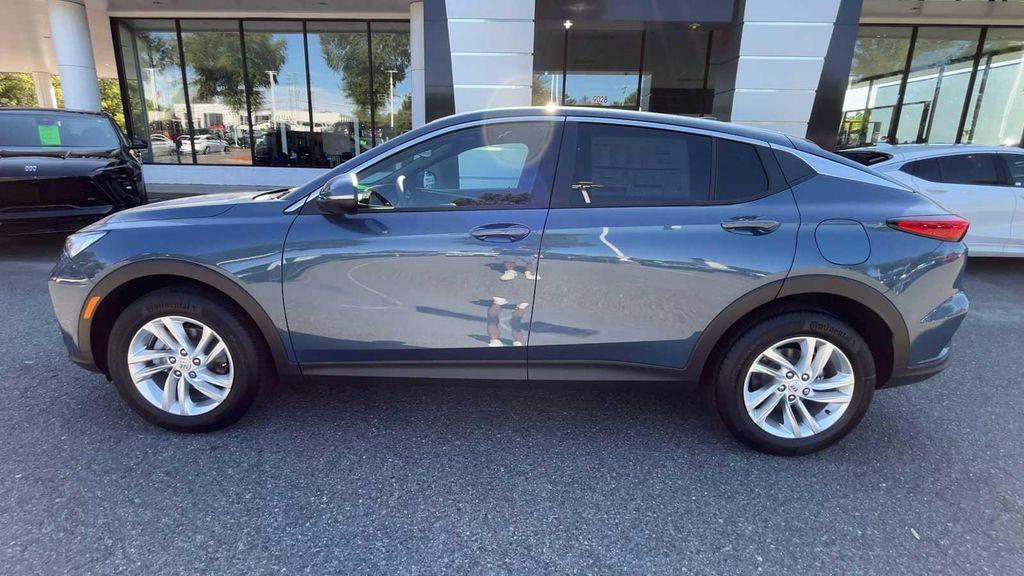 new 2025 Buick Envista car, priced at $25,690