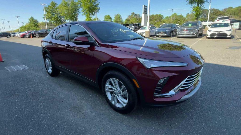 new 2025 Buick Envista car, priced at $27,220
