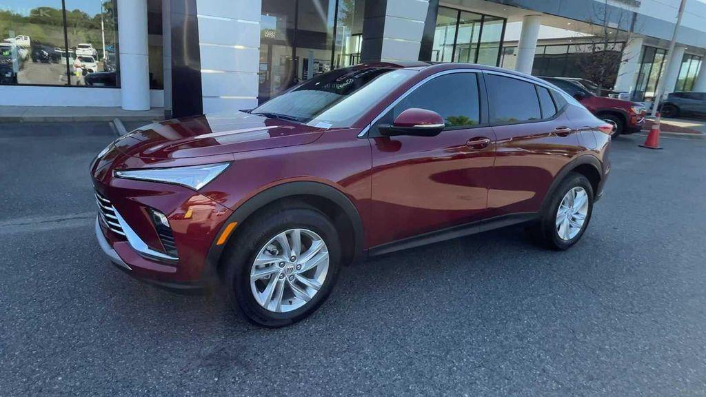 new 2025 Buick Envista car, priced at $27,220