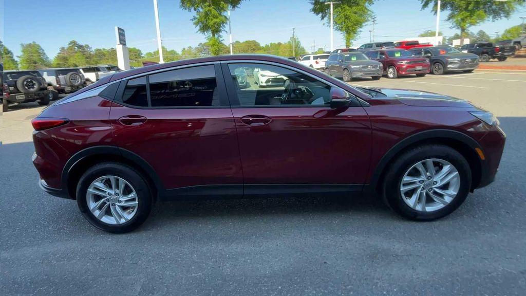 new 2025 Buick Envista car, priced at $27,220