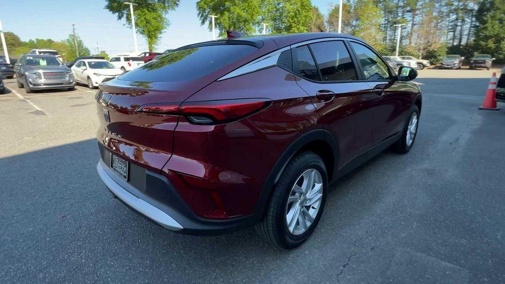 new 2025 Buick Envista car, priced at $27,220