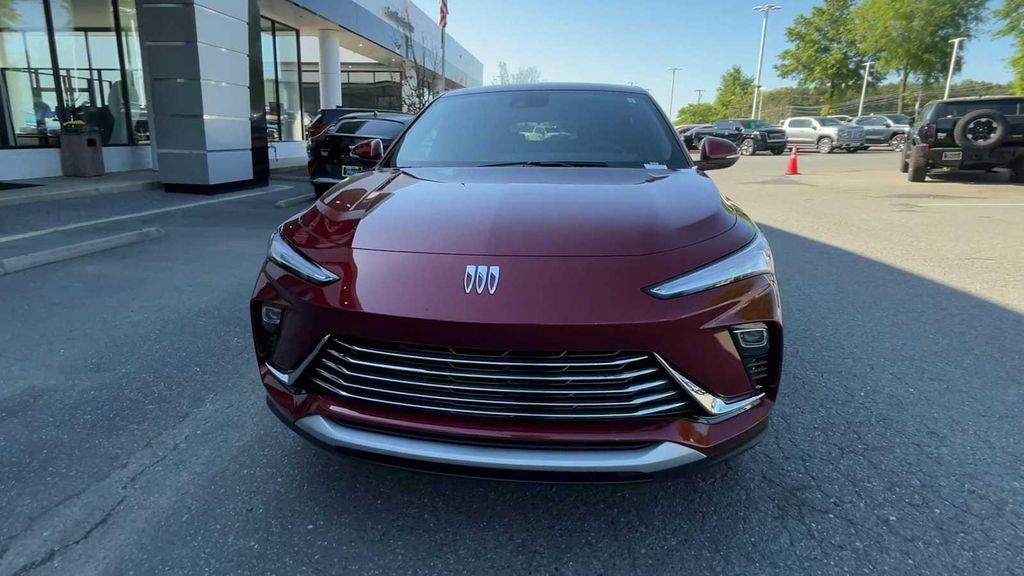 new 2025 Buick Envista car, priced at $27,220