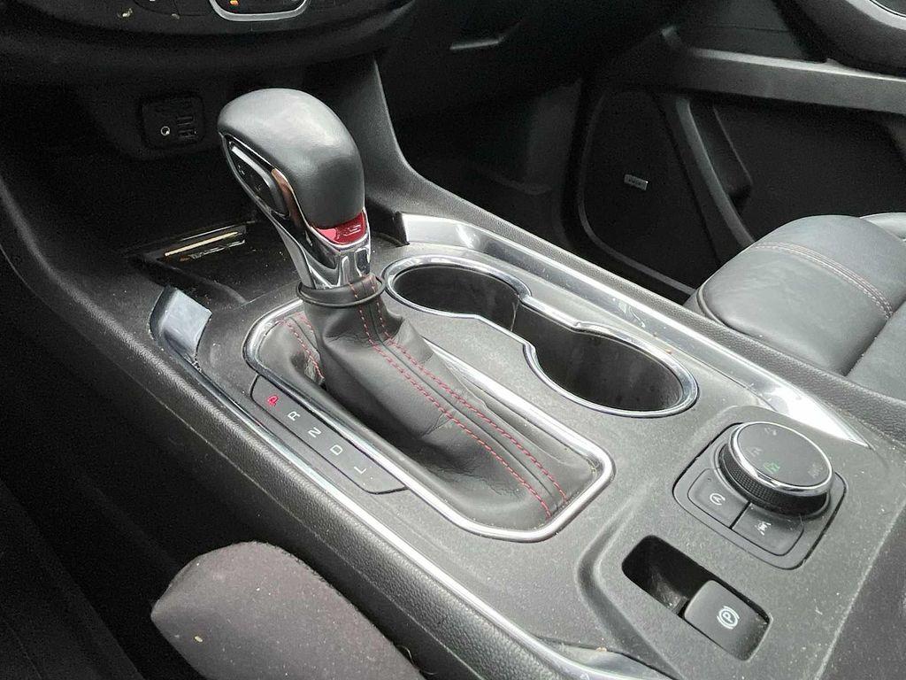 used 2023 Chevrolet Traverse car, priced at $31,812