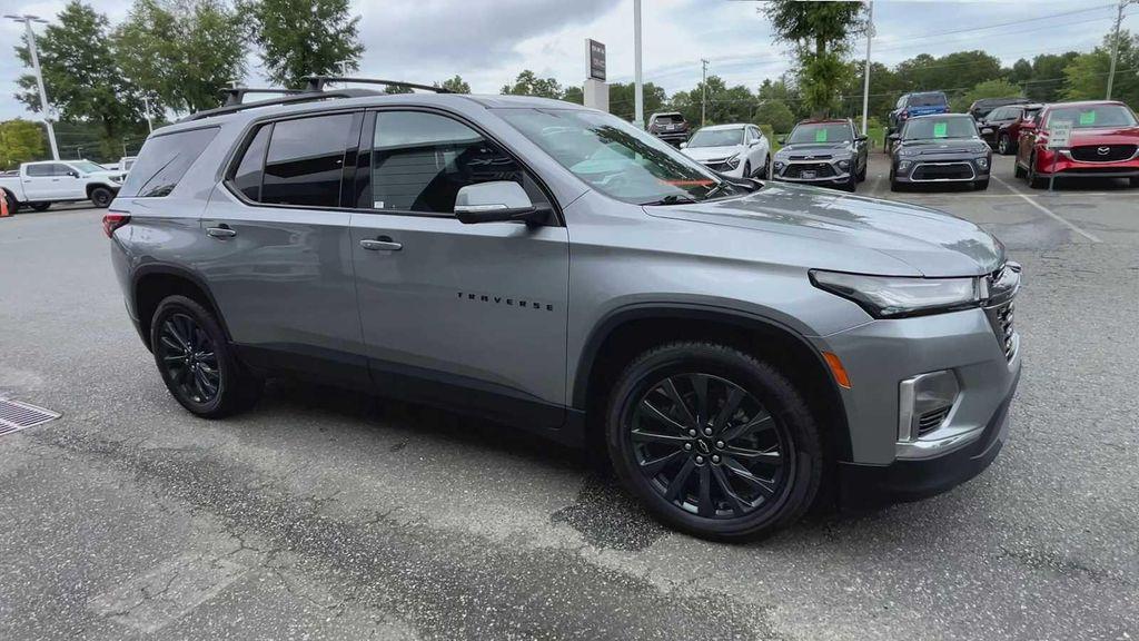 used 2023 Chevrolet Traverse car, priced at $31,812