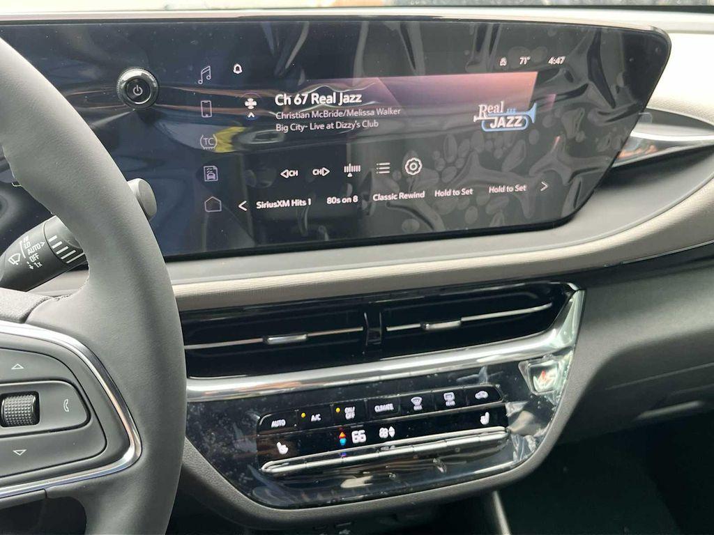 new 2025 Buick Envista car, priced at $32,125