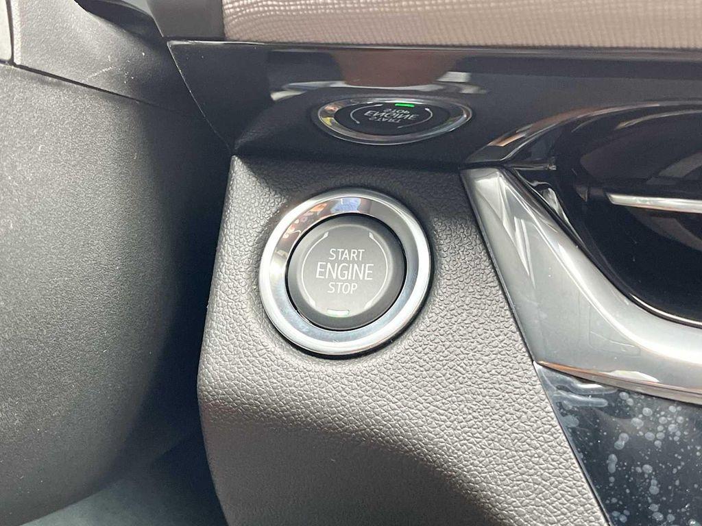 new 2025 Buick Envista car, priced at $32,125