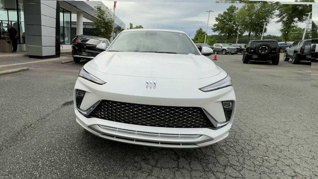 new 2025 Buick Envista car, priced at $32,125