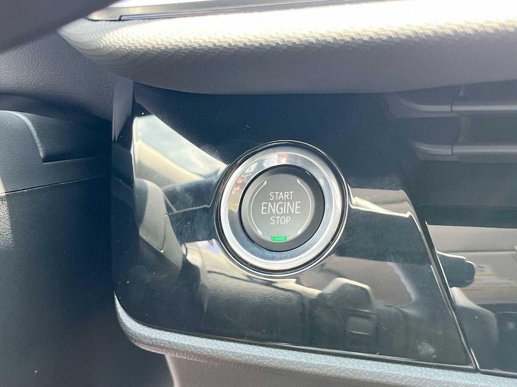 new 2025 Buick Envision car, priced at $39,245