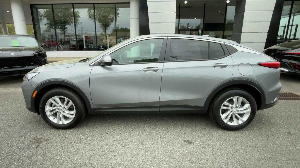 new 2025 Buick Envista car, priced at $26,625