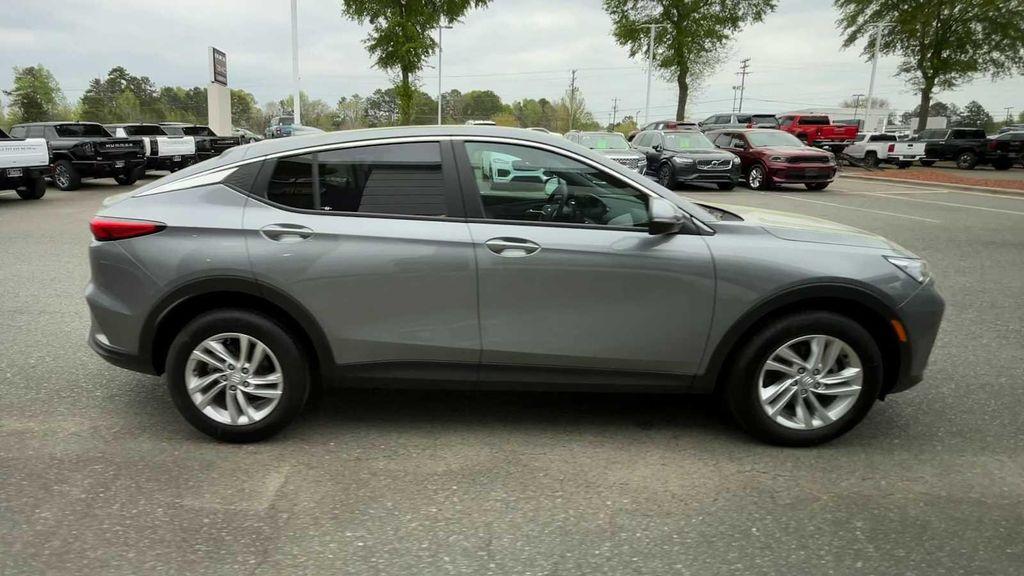 new 2025 Buick Envista car, priced at $26,625