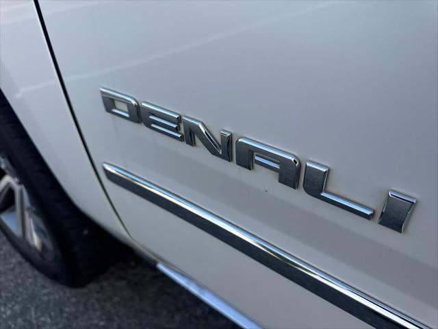 used 2017 GMC Yukon XL car, priced at $28,815