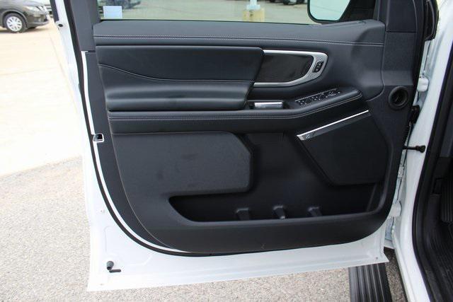 new 2025 Ford Expedition car, priced at $84,691