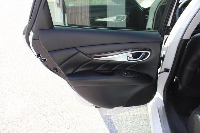 used 2016 INFINITI Q70 car, priced at $9,995