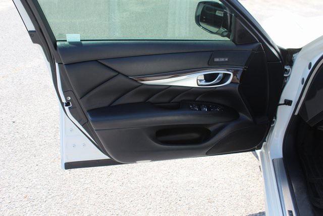 used 2016 INFINITI Q70 car, priced at $9,995