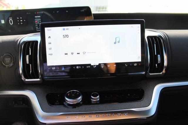 new 2025 Ford Expedition car, priced at $77,882