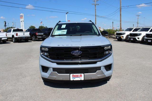 new 2025 Ford Expedition car, priced at $75,618