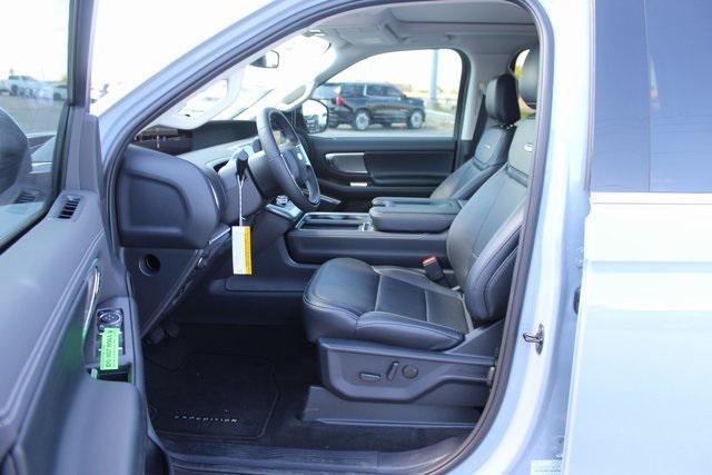 new 2025 Ford Expedition car, priced at $75,618