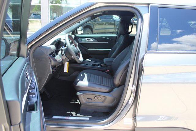 new 2025 Ford Explorer car, priced at $41,353
