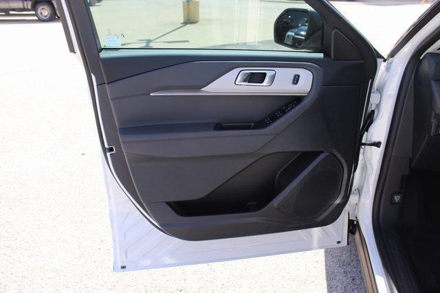 new 2025 Ford Explorer car, priced at $35,838