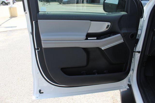 new 2025 Ford Expedition car, priced at $69,725