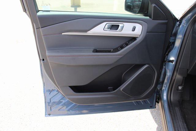 new 2025 Ford Explorer car, priced at $35,556