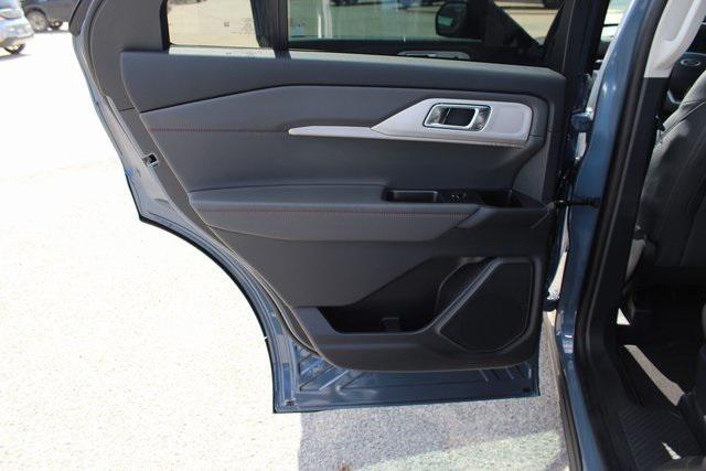 new 2025 Ford Explorer car, priced at $35,556
