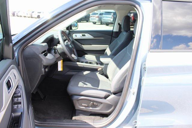 new 2025 Ford Explorer car, priced at $35,556