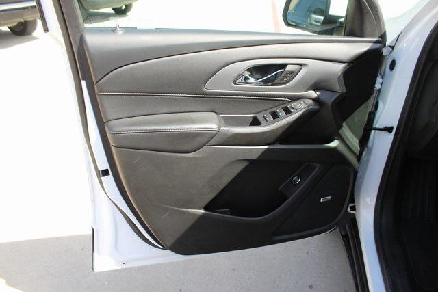 used 2022 Chevrolet Traverse car, priced at $25,994