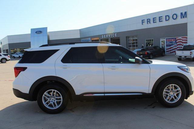 new 2025 Ford Explorer car, priced at $35,495