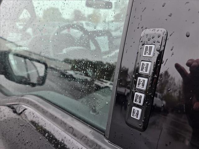 used 2021 Ford F-150 car, priced at $36,995