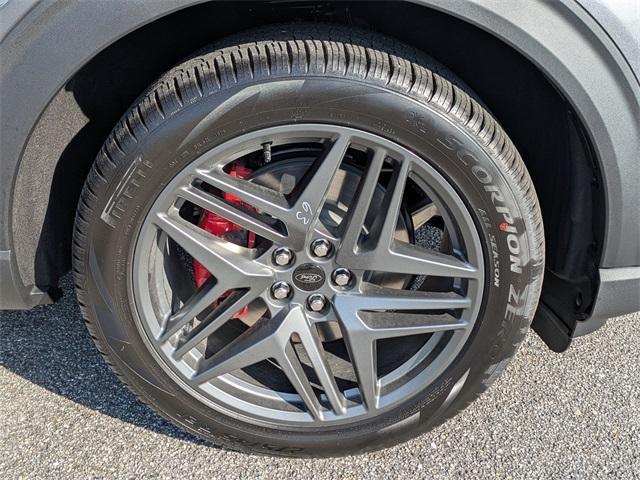 new 2025 Ford Explorer car, priced at $57,320