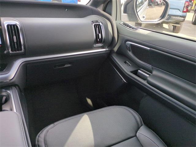 new 2025 Ford Expedition car, priced at $87,230