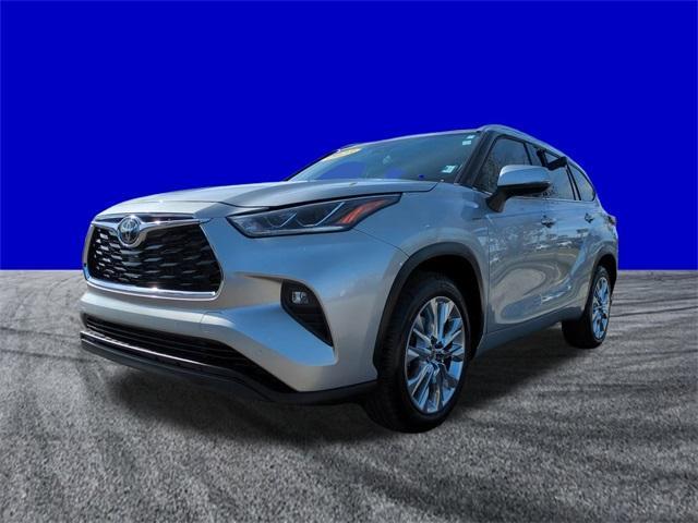 used 2023 Toyota Highlander car, priced at $32,799