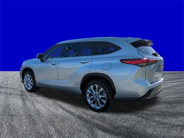 used 2023 Toyota Highlander car, priced at $32,799
