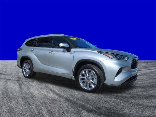 used 2023 Toyota Highlander car, priced at $32,799