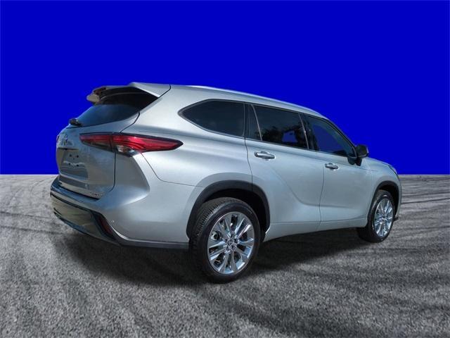 used 2023 Toyota Highlander car, priced at $32,799