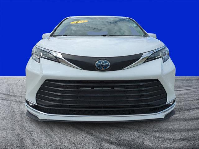 used 2023 Toyota Sienna car, priced at $38,425