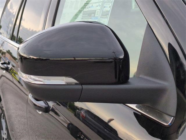 new 2025 Ford Expedition car, priced at $71,730