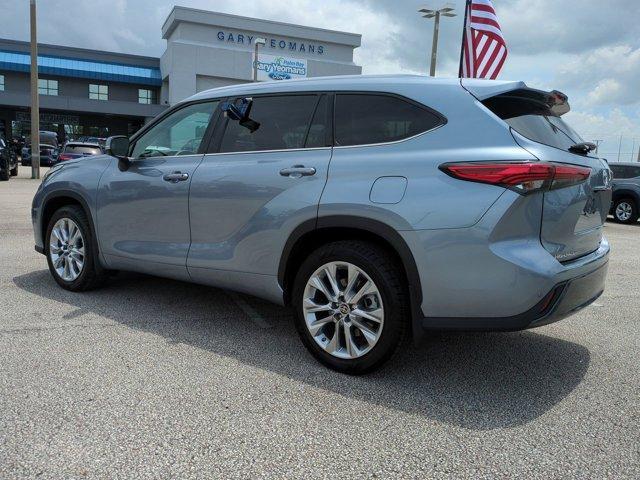 used 2021 Toyota Highlander car, priced at $34,799