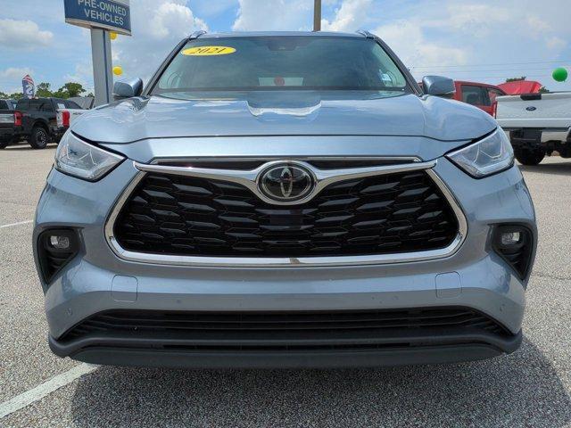 used 2021 Toyota Highlander car, priced at $34,799