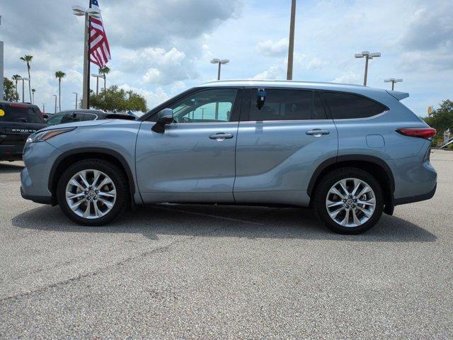 used 2021 Toyota Highlander car, priced at $34,799