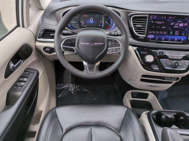 used 2023 Chrysler Pacifica Hybrid car, priced at $26,099