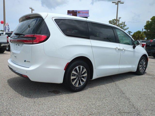 used 2023 Chrysler Pacifica Hybrid car, priced at $26,099