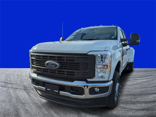 new 2025 Ford F-350 car, priced at $69,570