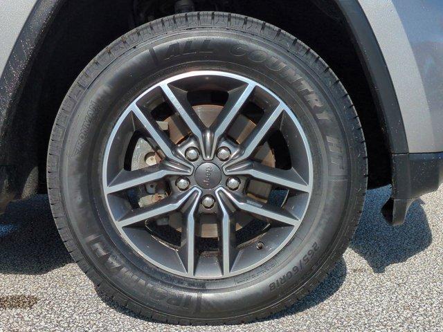 used 2020 Jeep Grand Cherokee car, priced at $16,471