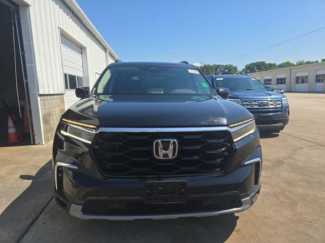 used 2023 Honda Pilot car, priced at $42,400