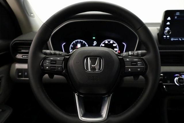 new 2025 Honda Pilot car, priced at $49,195