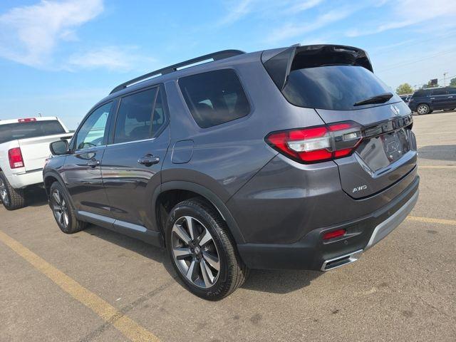used 2023 Honda Pilot car, priced at $44,000