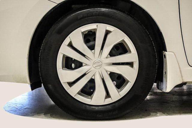 new 2023 Nissan Versa car