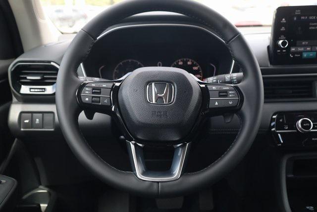 new 2025 Honda Pilot car, priced at $43,095